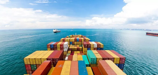 出口美国航运成本飙升229%！美国消费者狂买1.64万亿元中国商品