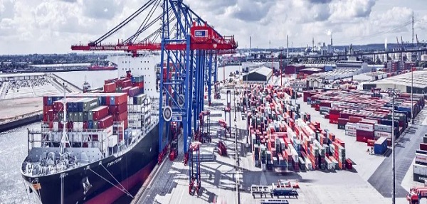 中远海运港口成功入股汉堡港集装箱码头